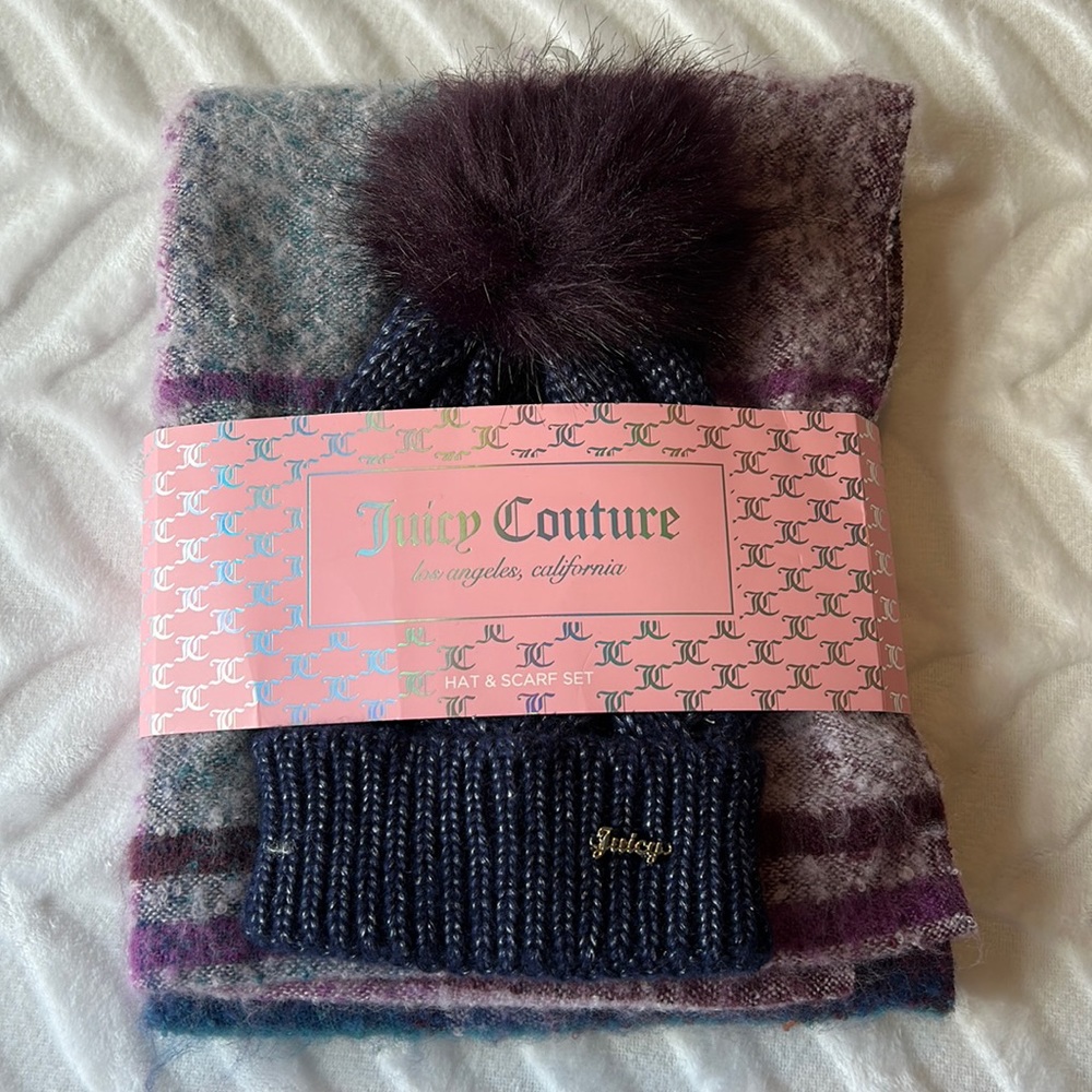 Juicy Couture Hat & Scarf Set